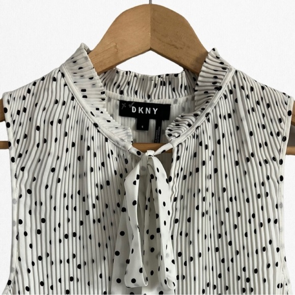 DKNY Women’s PinPleated White with Black Polkadots Sleeveless Blouse Nec… - Picture 3 of 3